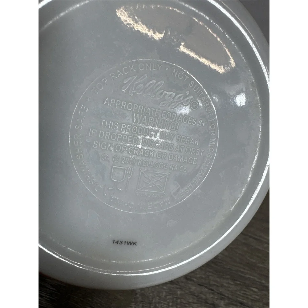 Kelloggs Cereal Bowls ~ 2011 ~ 2 Different Vintage Labels ~ Hard Plastic